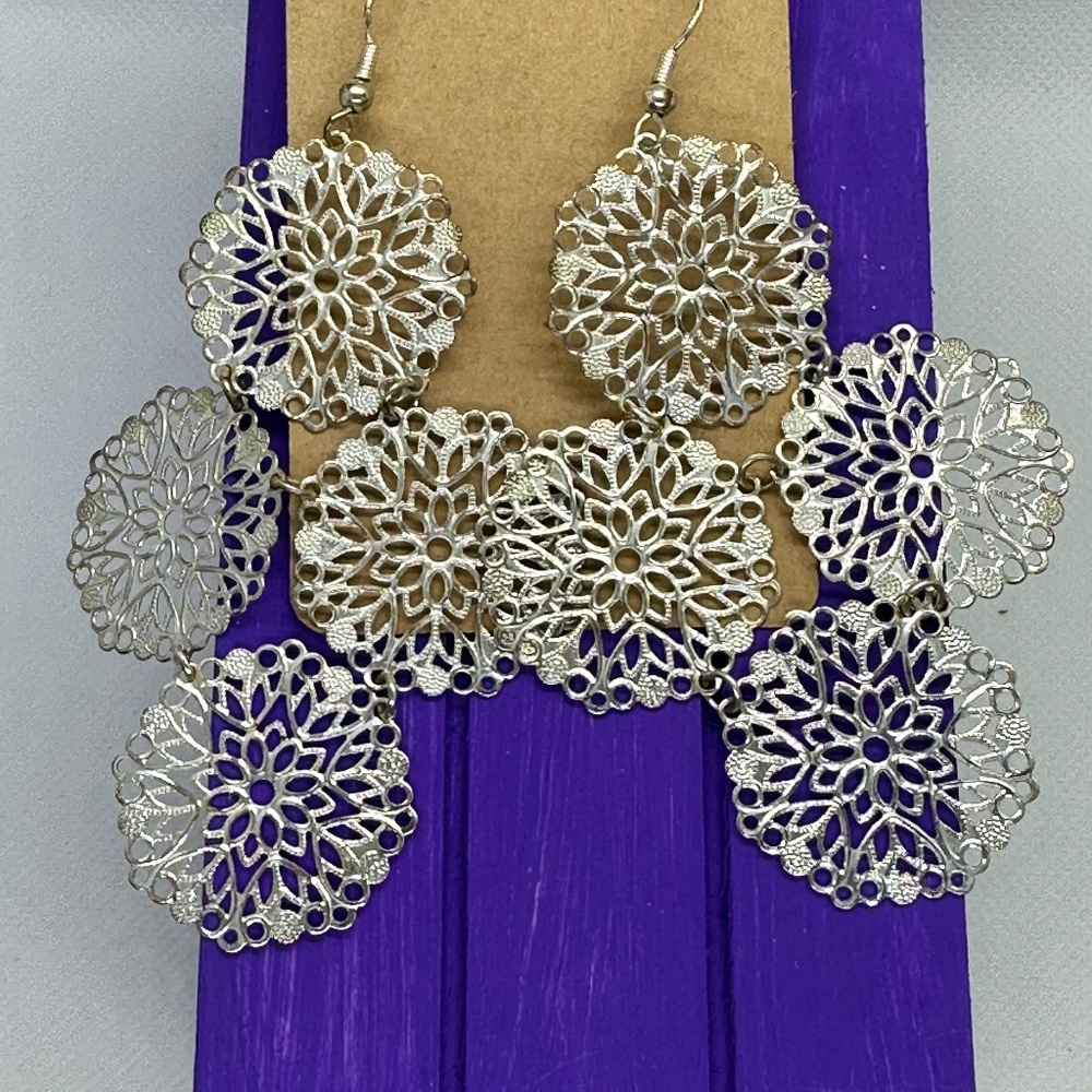 🦋  Silver Dangle Earrings